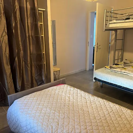 Holiday home Nid Douillet Villemoustaussou